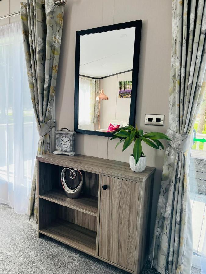 Happy Days Lodge With Hot Tub York Ngoại thất bức ảnh